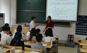 学院领导与同学们共上新学期第一堂课