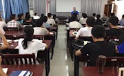 学院组织学生党支部集中学习