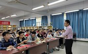 学院组织学生党员集中学习