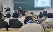 学院领导与同学们共上开学第一课