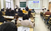 学院领导与同学们共听春季开学第一课