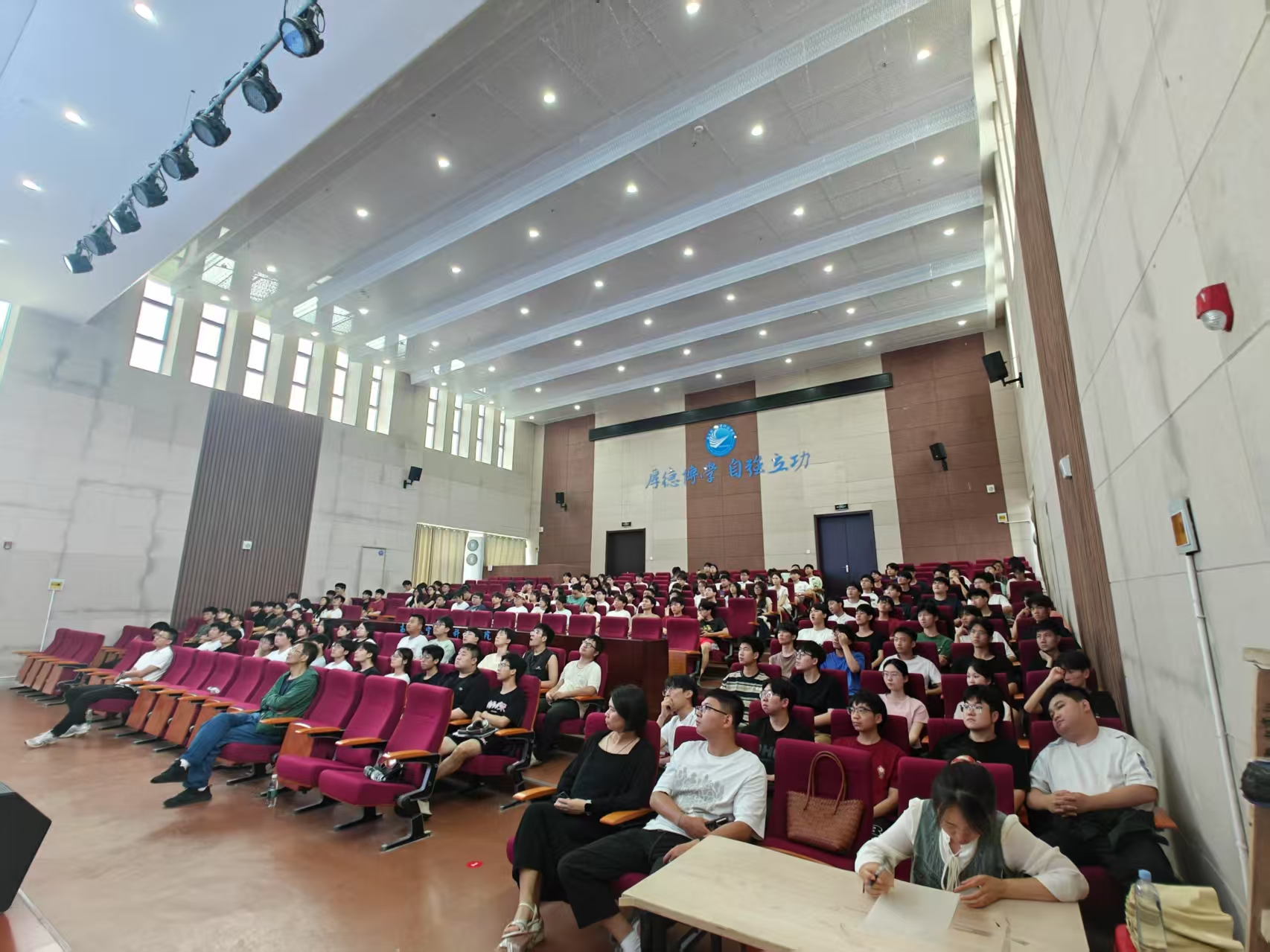 学院赴科技学院开展2026年研究生招生政策宣讲__材料科学与工程学院 - 南昌航空大学