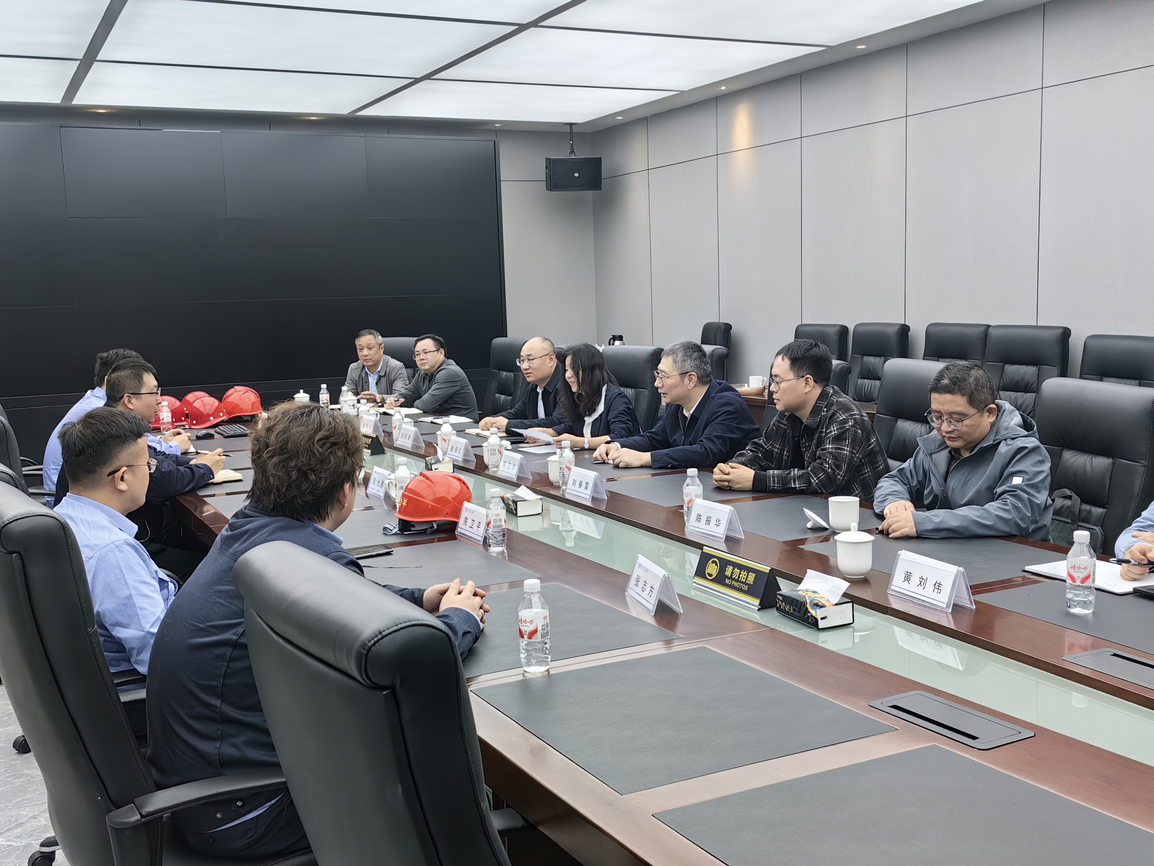 校领导带队前往景德镇航空企业调研