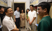 学校党委常委、副校长陈玉华深入走访学院新生宿舍